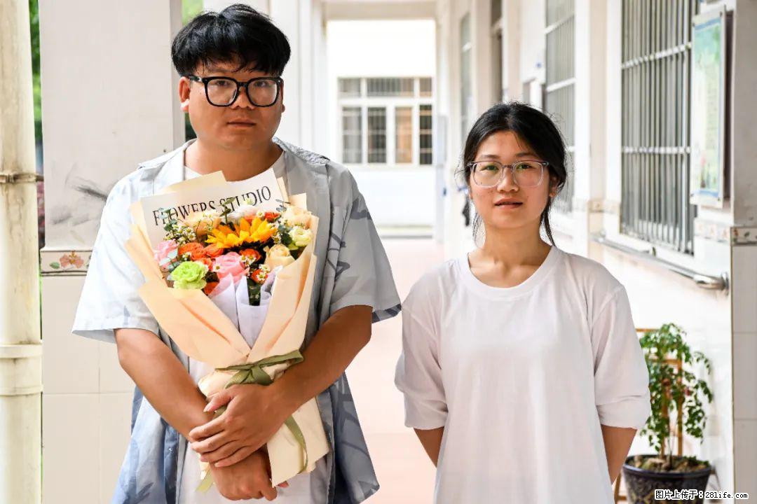 全网追的“扁担女孩”,找了一份暑假工,时薪12元 - 阿里生活资讯 - 阿里28生活网 al.28life.com